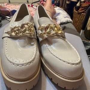 Beige lug sole size 8 ladies shoes.